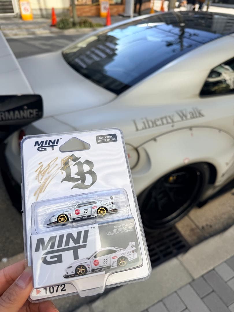 Liberty Walk Osaka S15 ミニカー　サイン入り