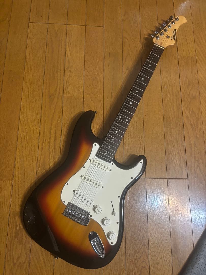 Bacchus ストラトキャスタータイプ エレキギター サンバースト、美品