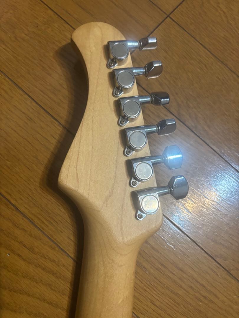 Bacchus ストラトキャスタータイプ エレキギター サンバースト、美品