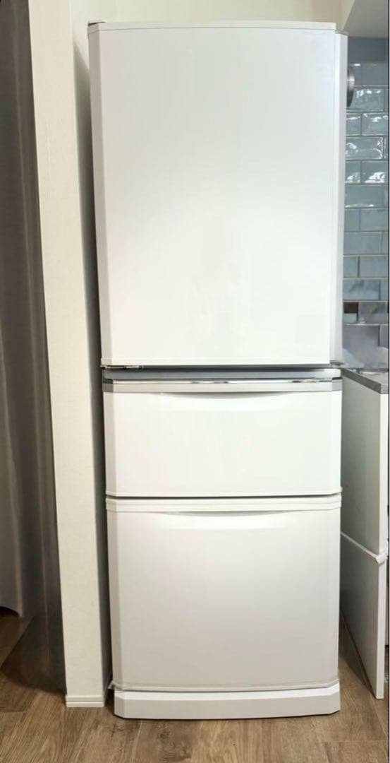 女性一人暮らしで利用 三菱冷蔵庫2016年製 335L 3ドア白