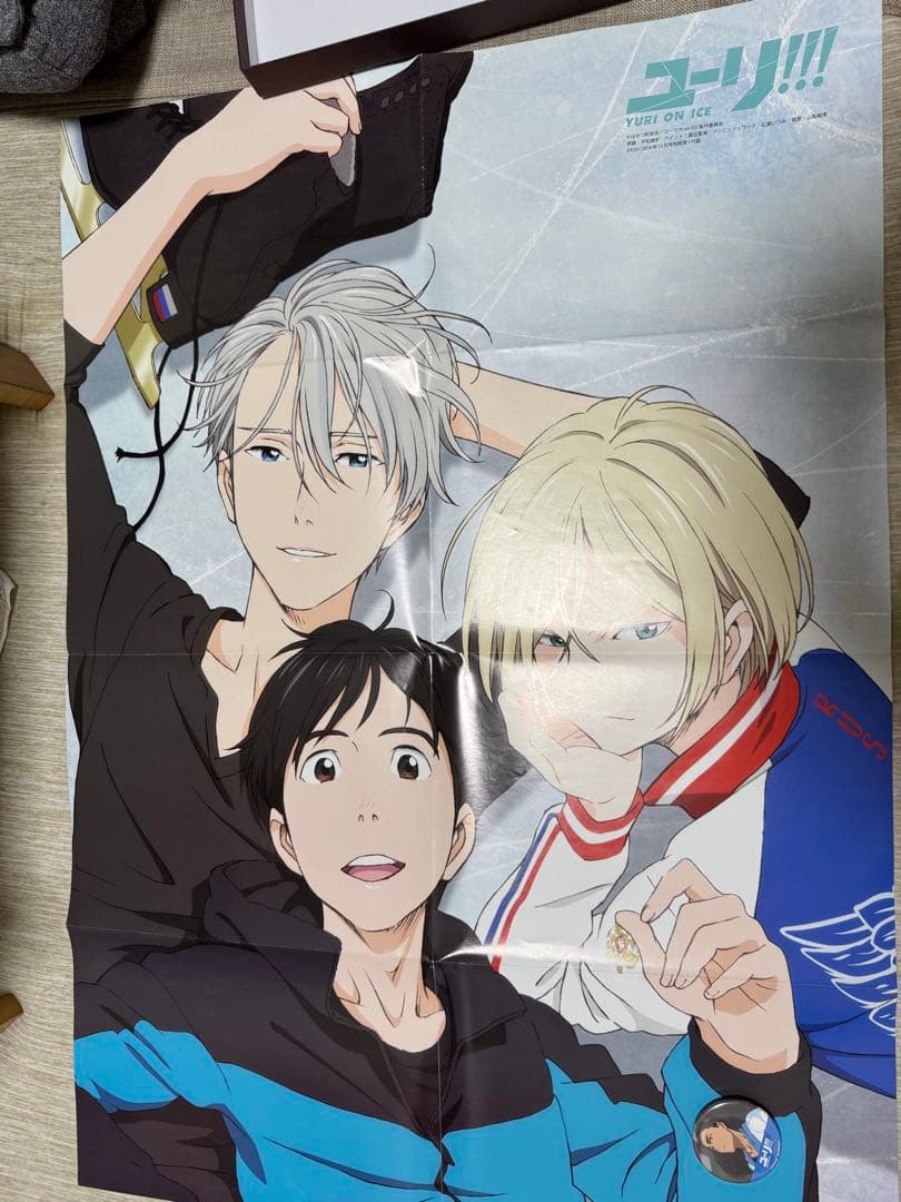 ユーリ!!! on ICE ポスター　バッチ　クリアファイル