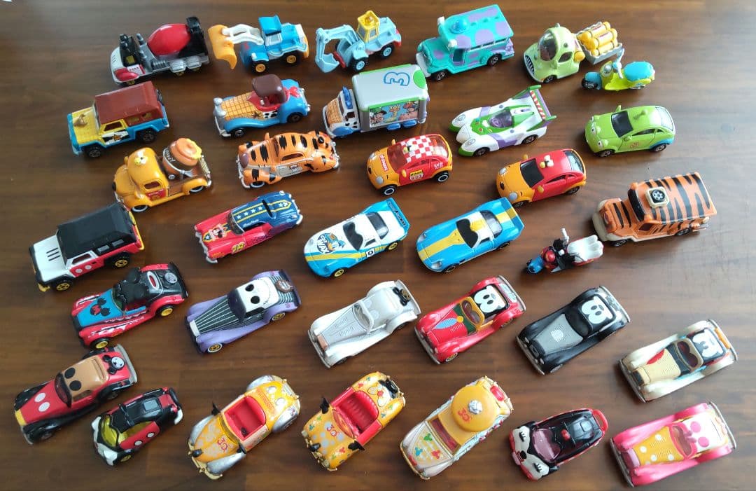 トミカ　ディズニーリゾート キャラクター　ミニカーシリーズ　34台セット