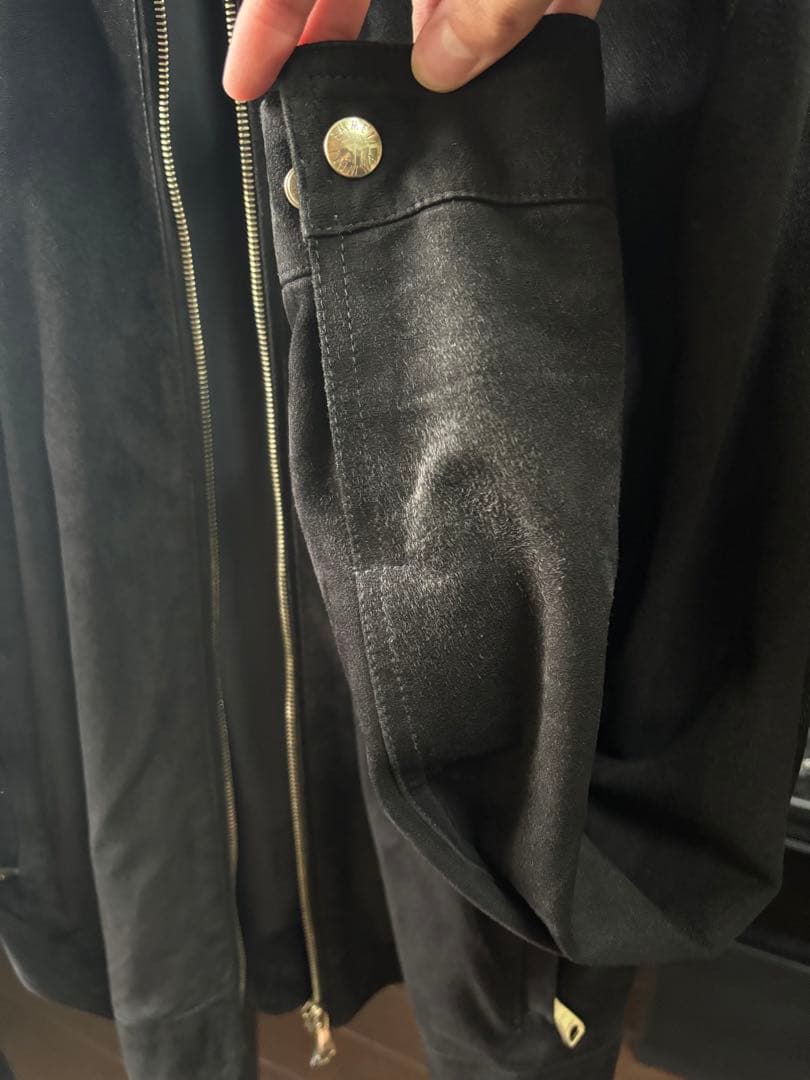 EMMETTIエンメティ　ブラックスエードゴールドジップ　ユリ50ハンガー付き