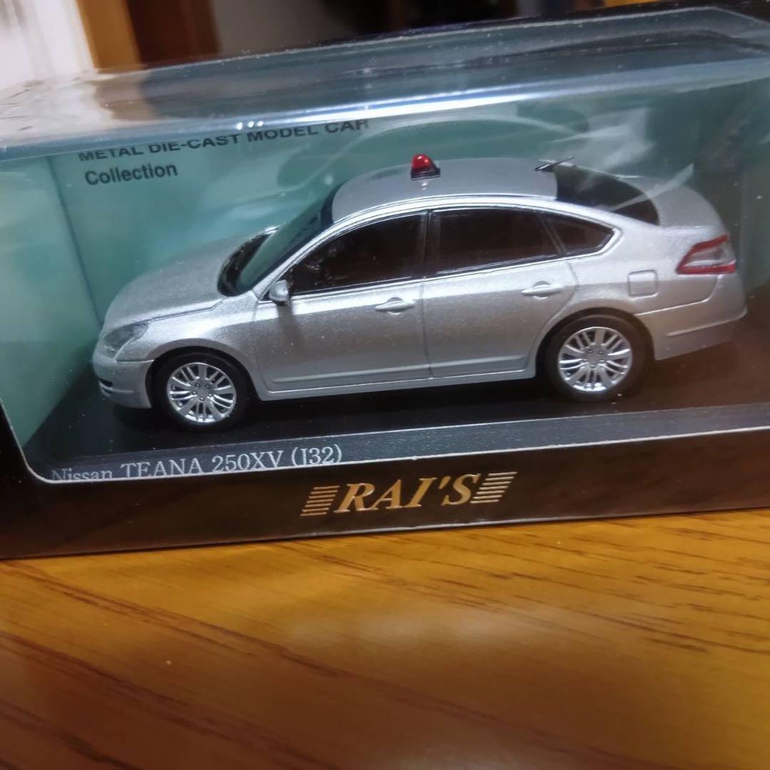 【4台セット】レイズ　ティアナ　ポリスカー　パトカー　1/43