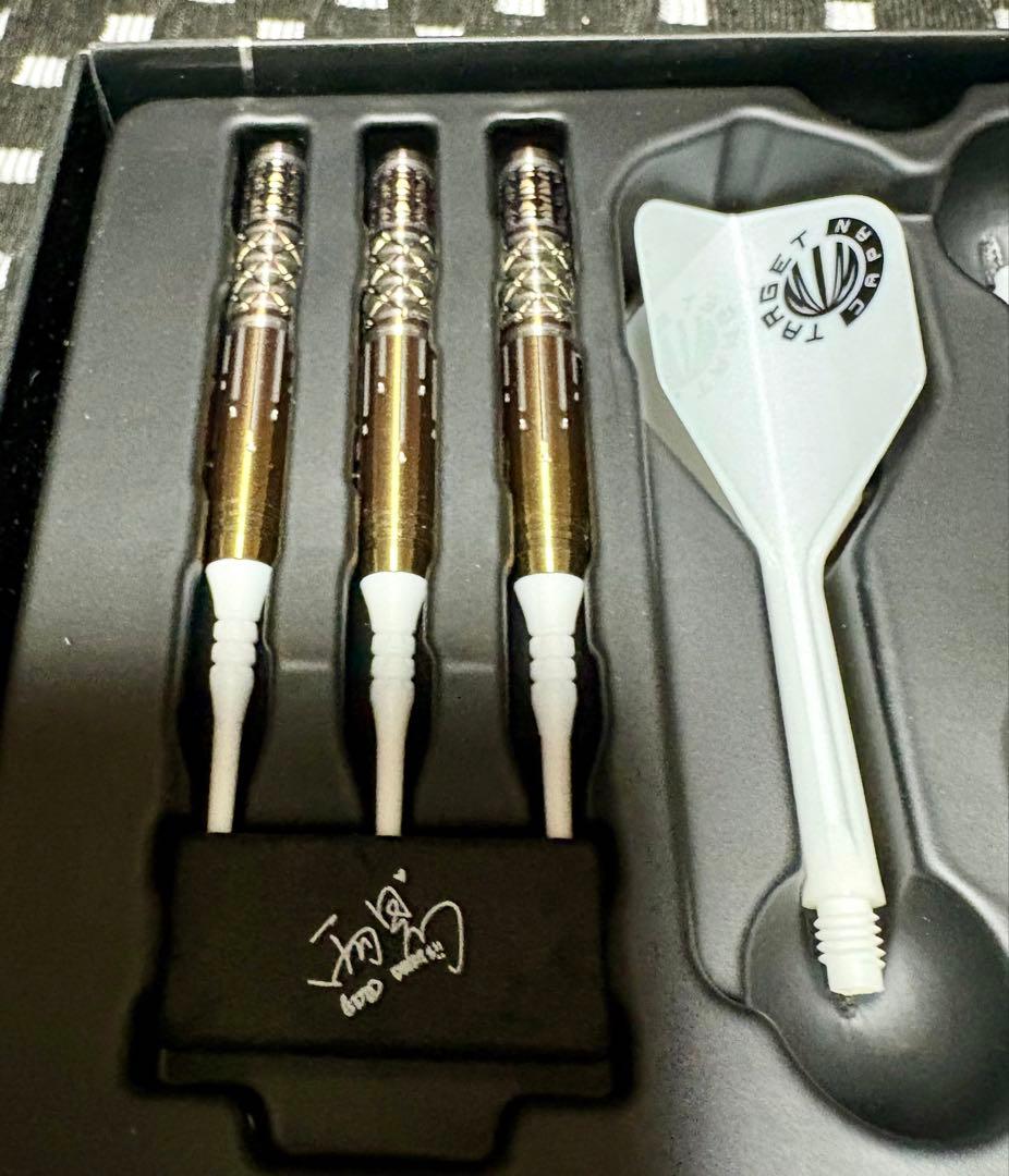 セール【新品・未使用】TARGET CHARIS G4キャシー・リョン選手モデル