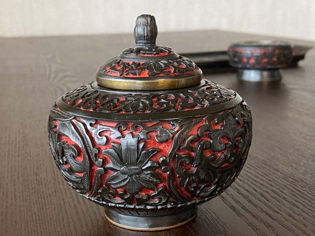 未使用　中国古玩　中国工芸美術品茶器茶道具　堆黒彫漆セット トレー付き