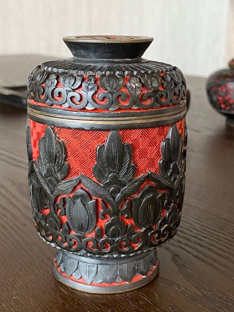 未使用　中国古玩　中国工芸美術品茶器茶道具　堆黒彫漆セット トレー付き