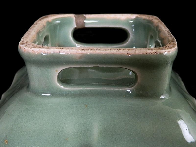 三田青磁　桐に鳳凰の図　台付き四方皿　菓子皿　D874AS-CSo