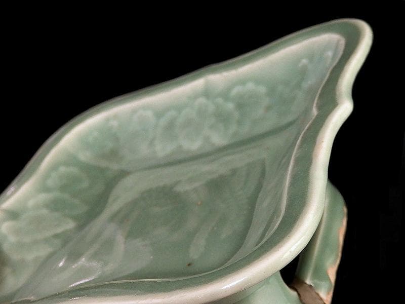 三田青磁　桐に鳳凰の図　台付き四方皿　菓子皿　D874AS-CSo