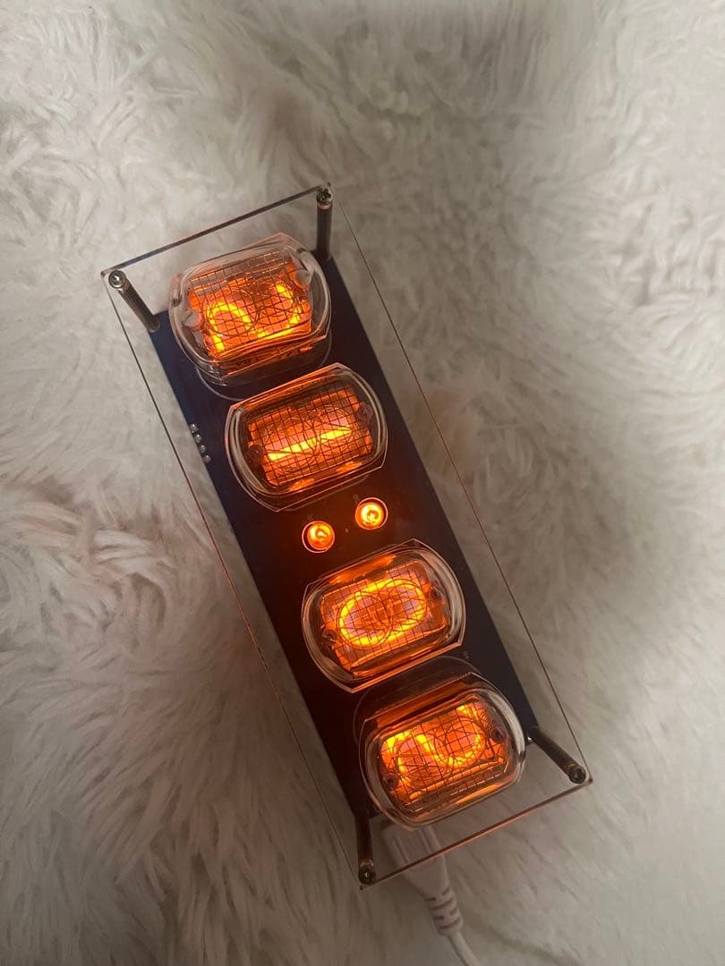 m*1様 本物のニキシー管時計！