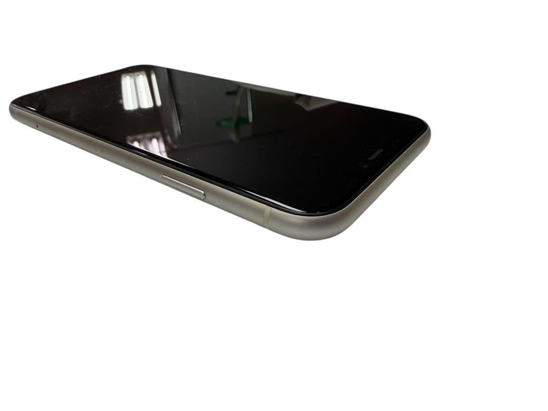 Apple iPhone 11 ホワイト　64GB 初期化済み