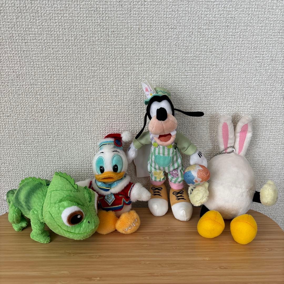 パスカル　ドナルド　クリスマス　グーフィー　イースター　　ぬいぐるみバッジ