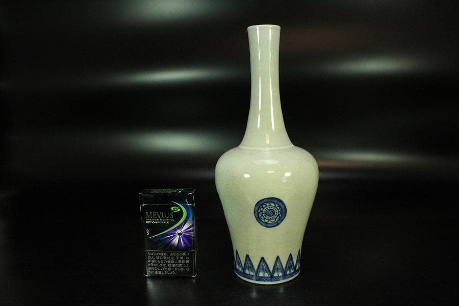 中国美術 青花 首長瓶 高25cm(K-A202)