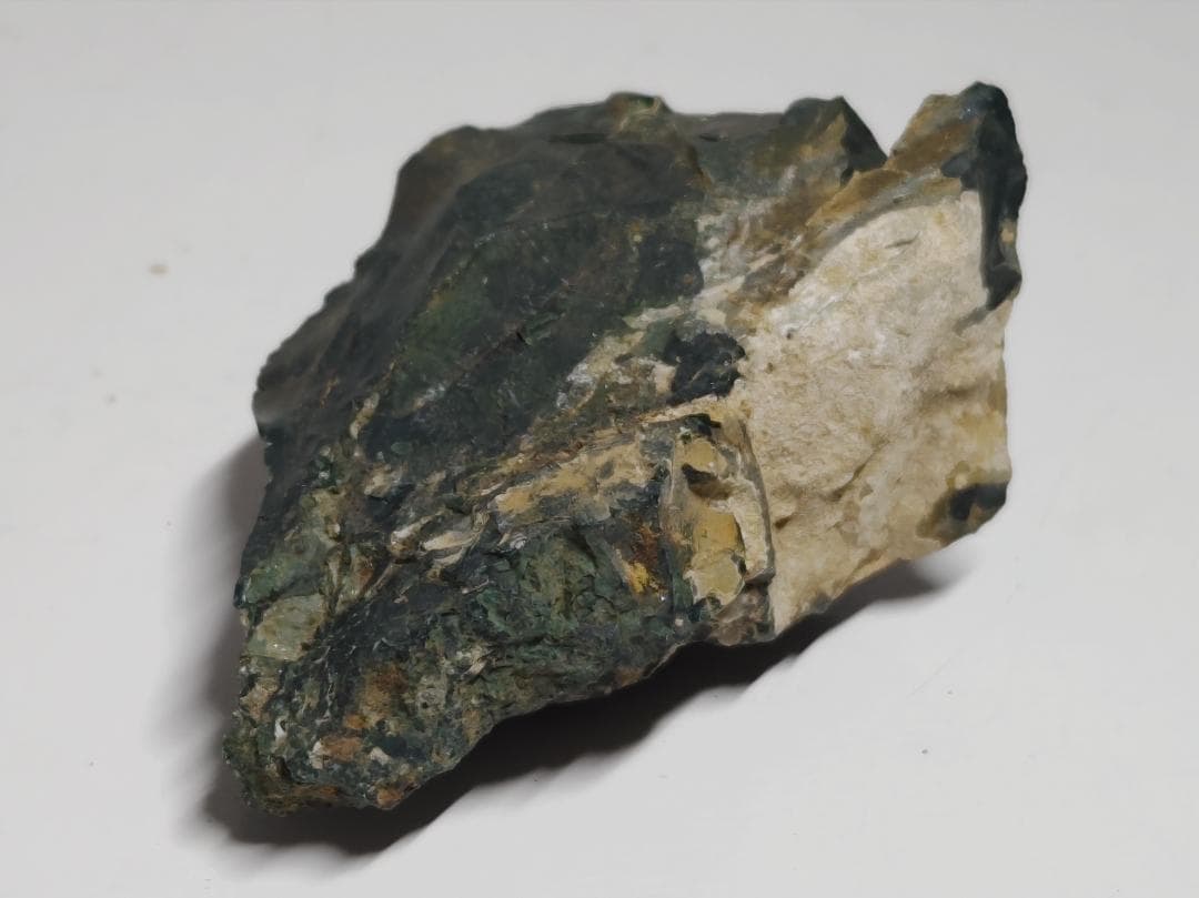 K-58 出雲石 135g 碧玉 瑪瑙 ジャスパー 原石 自然石 誕生石 鉱石