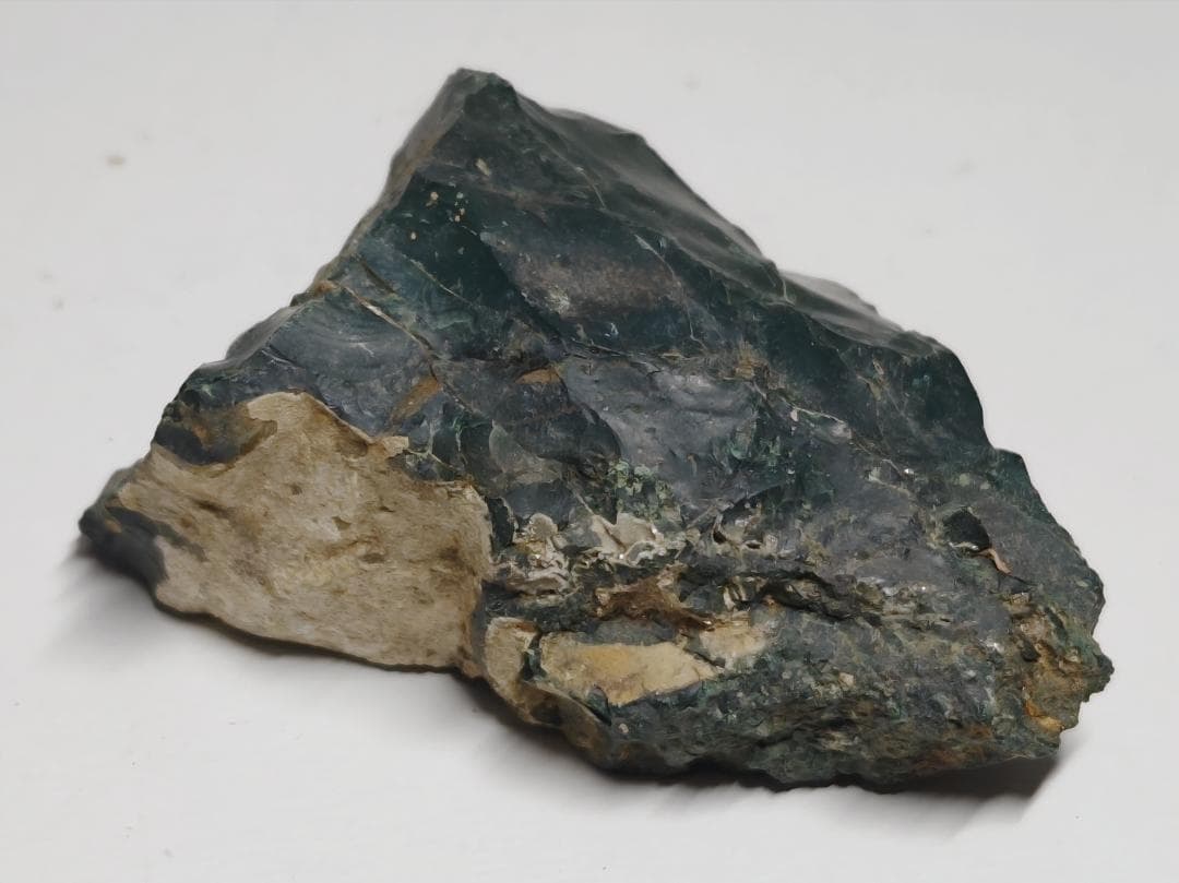 K-58 出雲石 135g 碧玉 瑪瑙 ジャスパー 原石 自然石 誕生石 鉱石