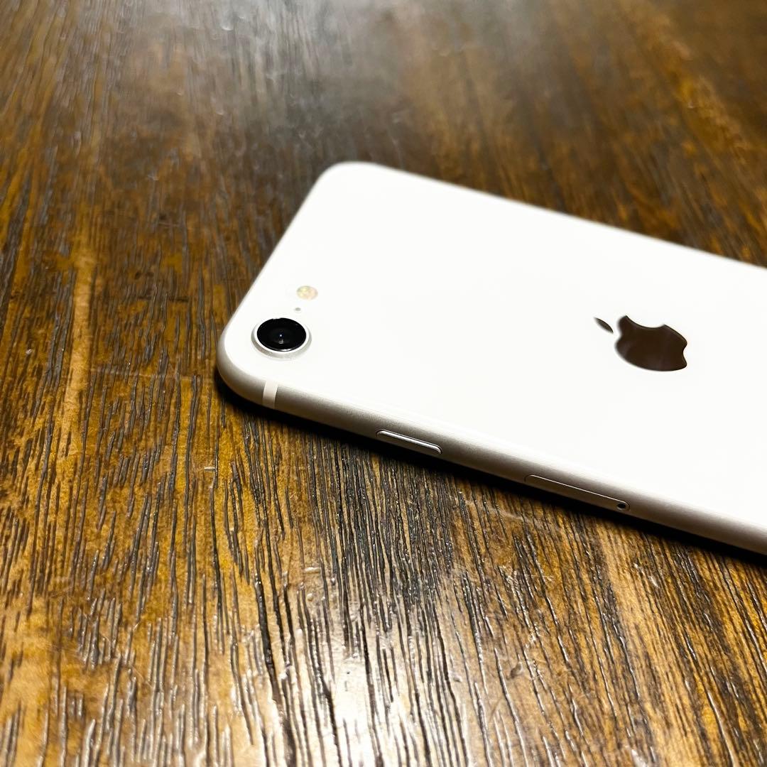 【上美品☆】iPhoneSE 第2世代 本体 white 64GB SIMフリー