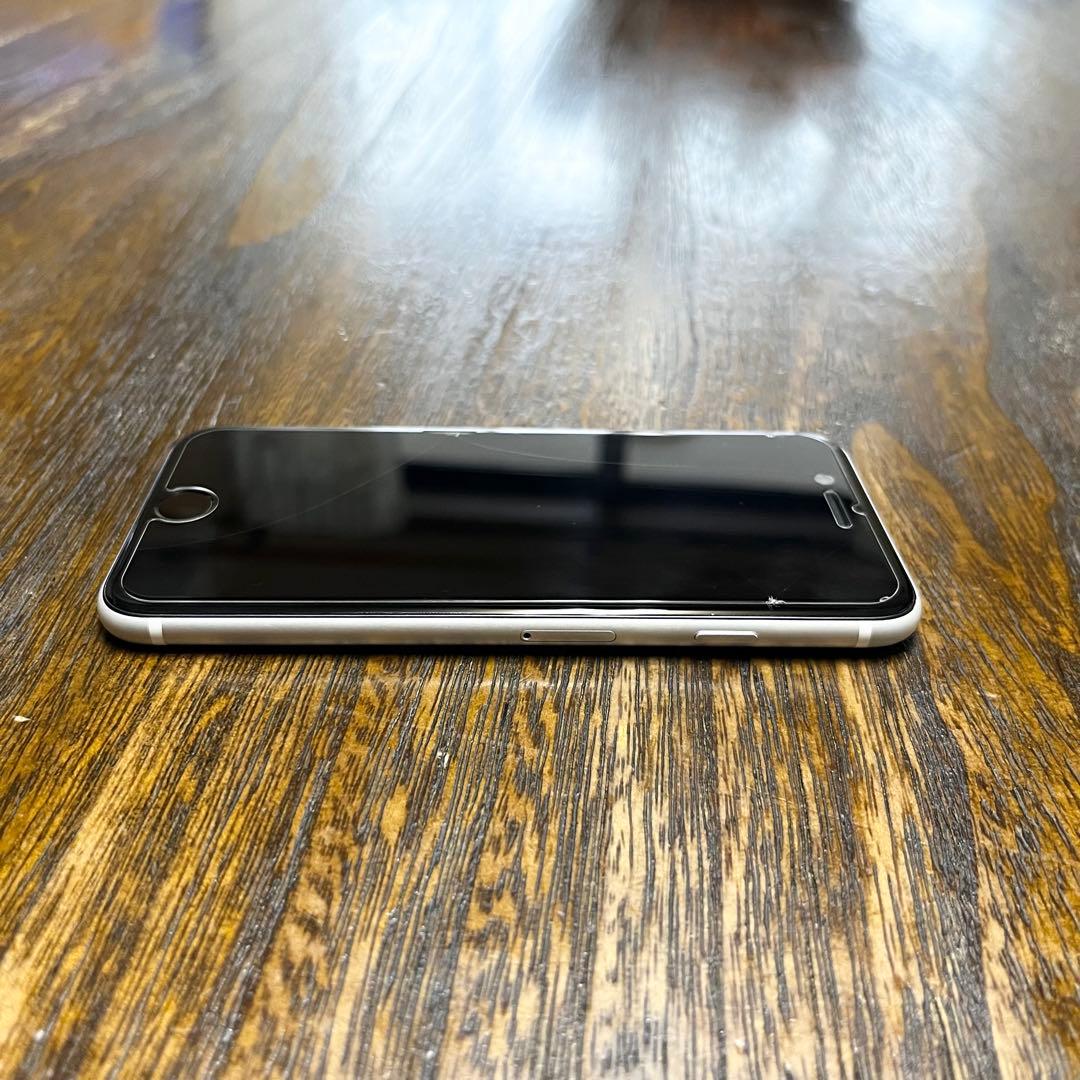 【上美品☆】iPhoneSE 第2世代 本体 white 64GB SIMフリー
