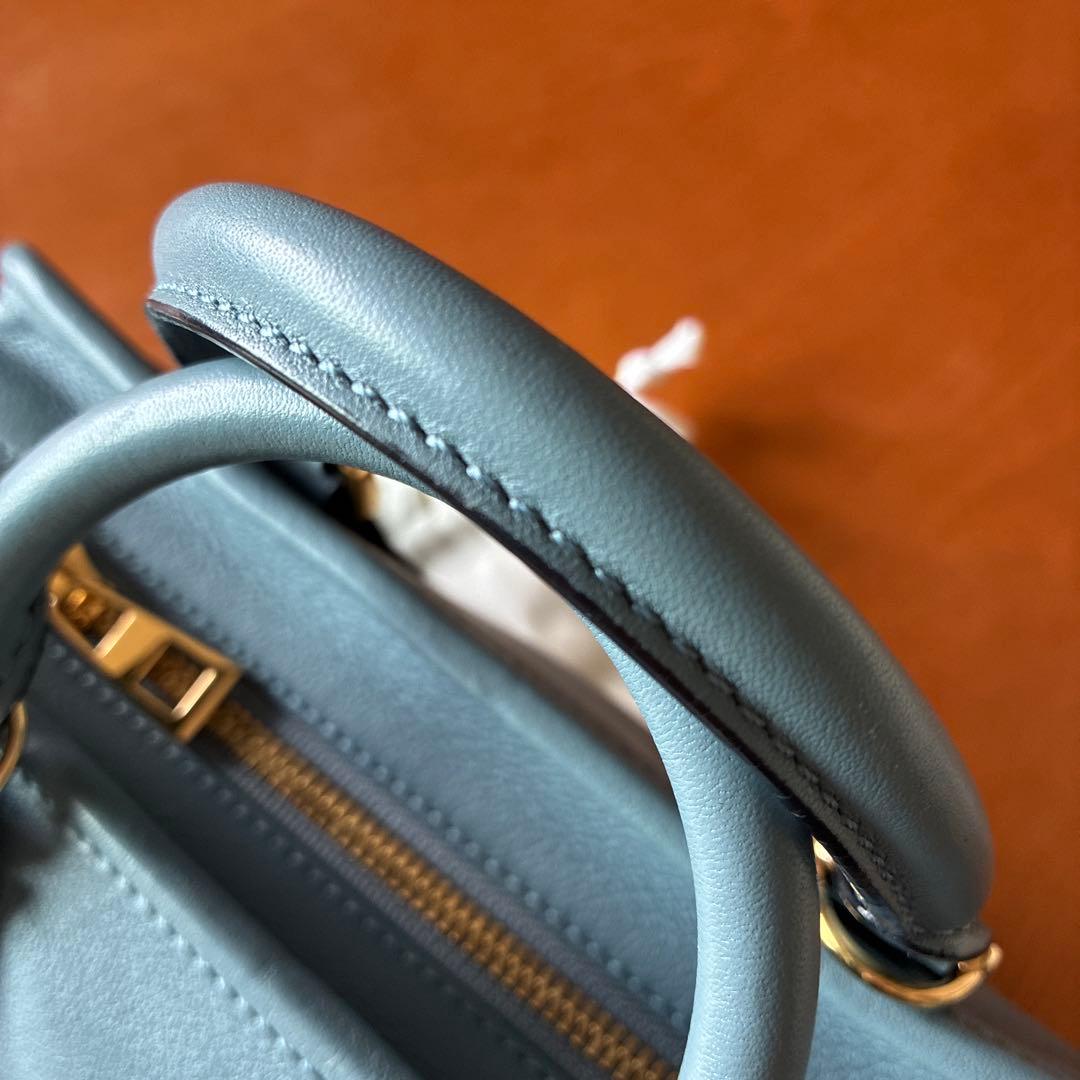 お値下げ❗️LOEWE 青 アマソナ23ショルダーバッグ 保存袋付き