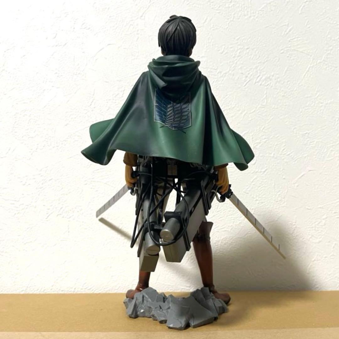 進撃の巨人 エレン・イェーガー フィギュア 立体機動装置付き