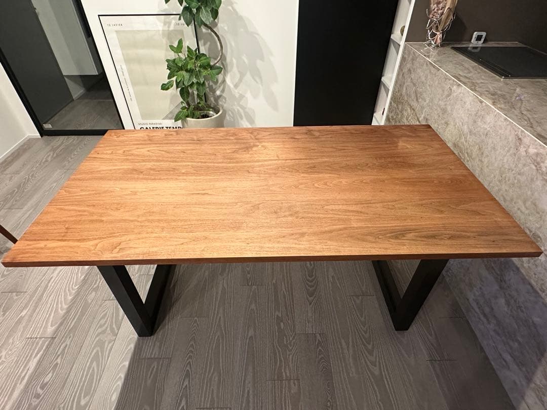 D*0様 マスターウォール ワイルドウッド ダイニングテーブル ウォールナット