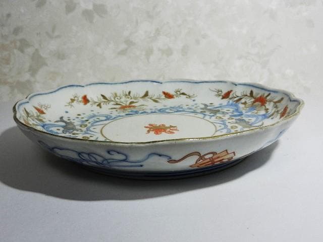 伊万里焼色絵 柘榴 菊 魚藻文様 輪花型七寸皿