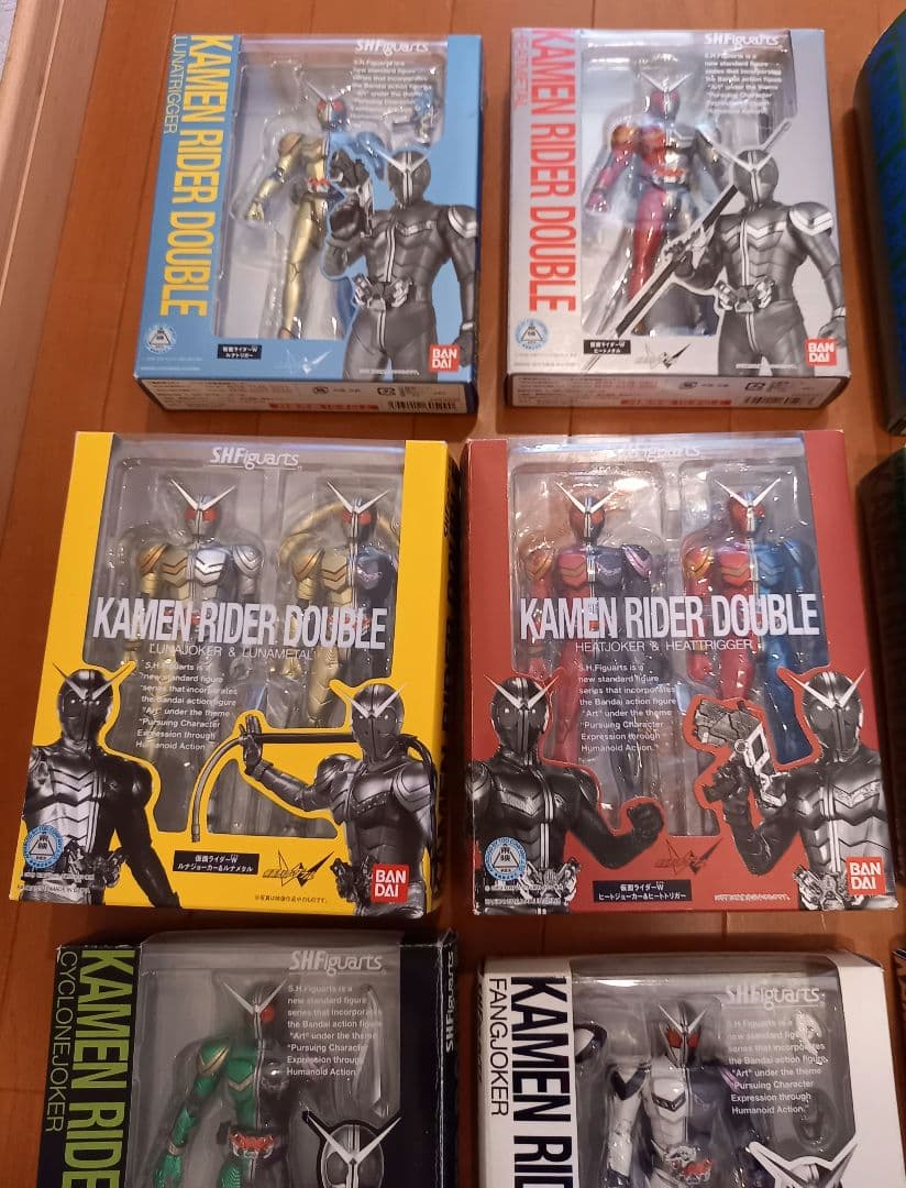 仮面ライダーW フィギュア & アクセル エンジン ウェザー USB まとめ売り