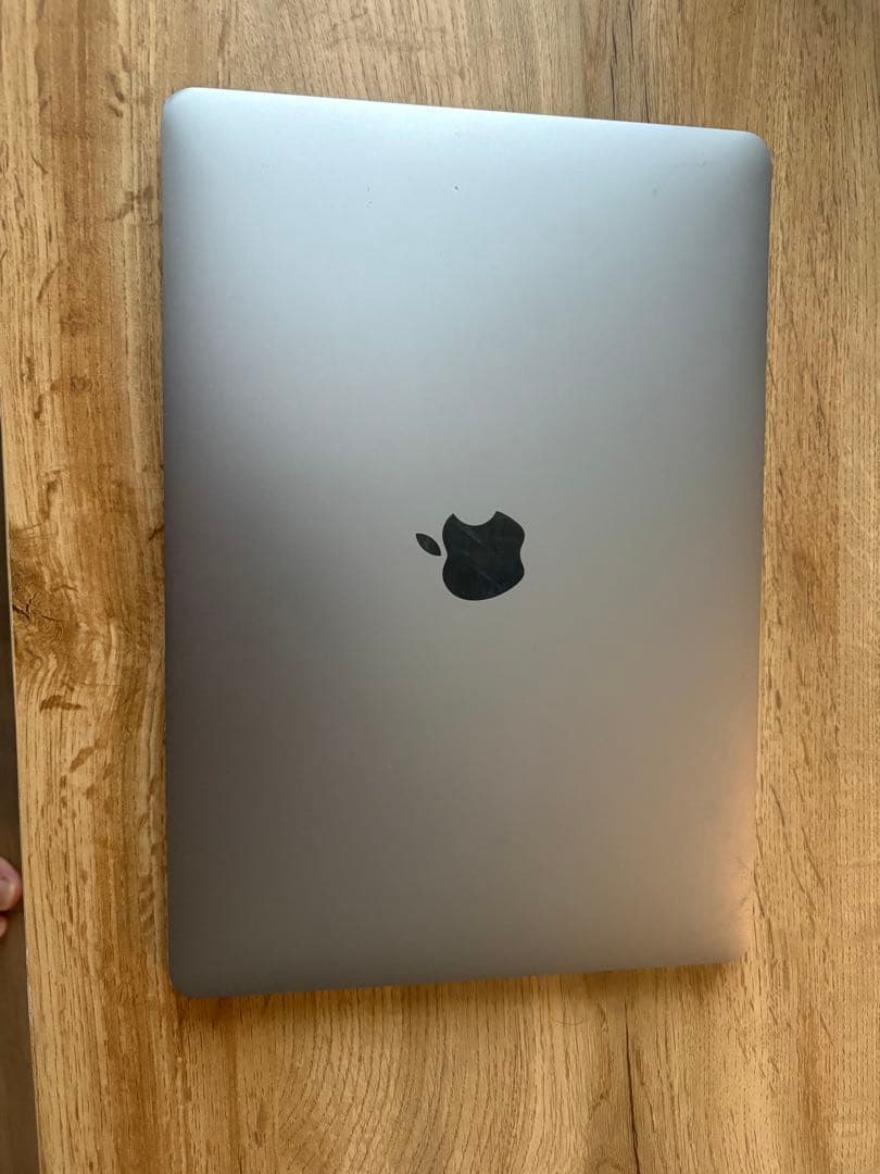 Apple M1搭載 13インチ MacBook Pro【※マウス付、箱無】