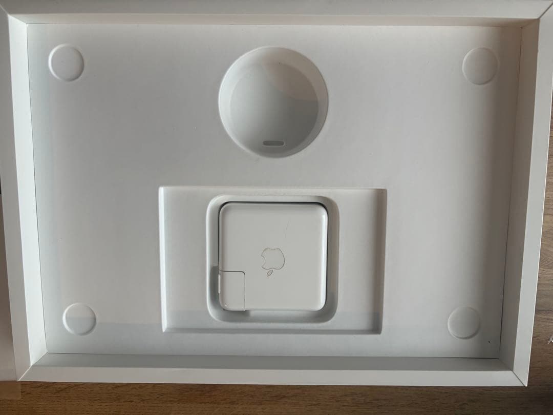 Apple M1搭載 13インチ MacBook Pro【※マウス付、箱無】