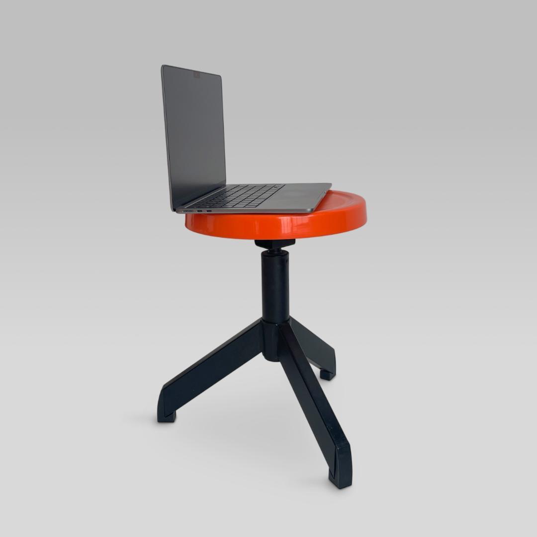 【パブリックデザイン】ポストモダン ラボラトリー スツール 公共 学校椅子