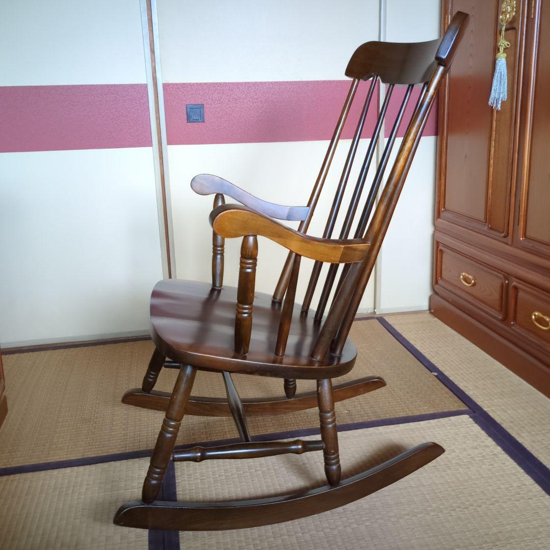 木製ロッキングチェア クラシックデザイン
