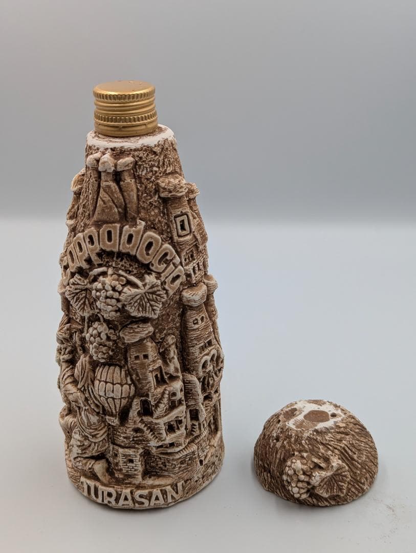 トルコ世界遺産カッパドキア彫刻ワイン中味入り未開封高さ20cm直径8cm