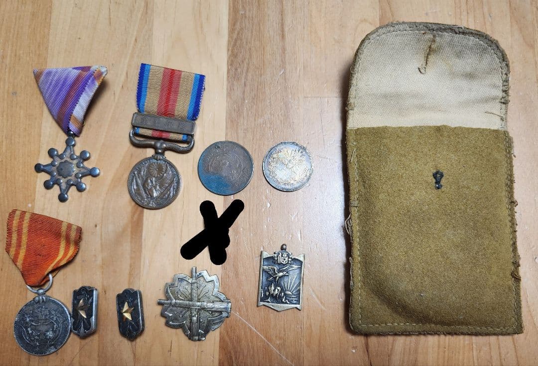 勲章 旧日本軍 徽章 日本赤十字 勲八等白色桐葉章 支那事変従軍記章 セット