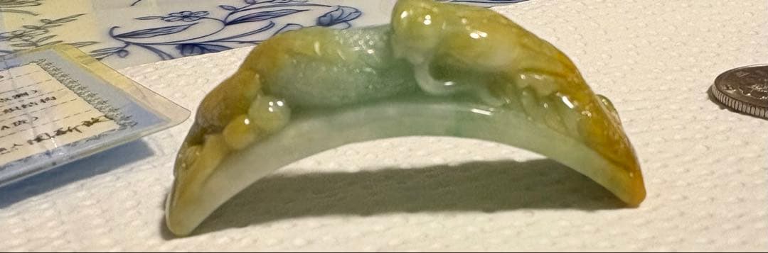 天然翡翠保証　鑑定書付き 約8cm 手彫り一点物