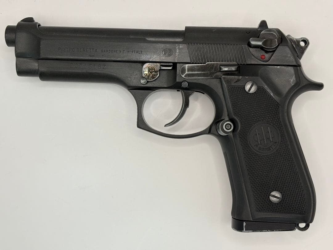 WA Beretta M92FS バトルダメージ　ベレッタ　スタンド付き