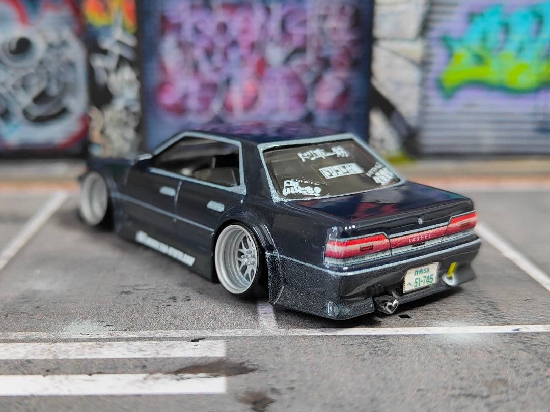 ホットウィールカスタム 日産 ローレル c33 フルエアロ☆深リム☆トミカ改造