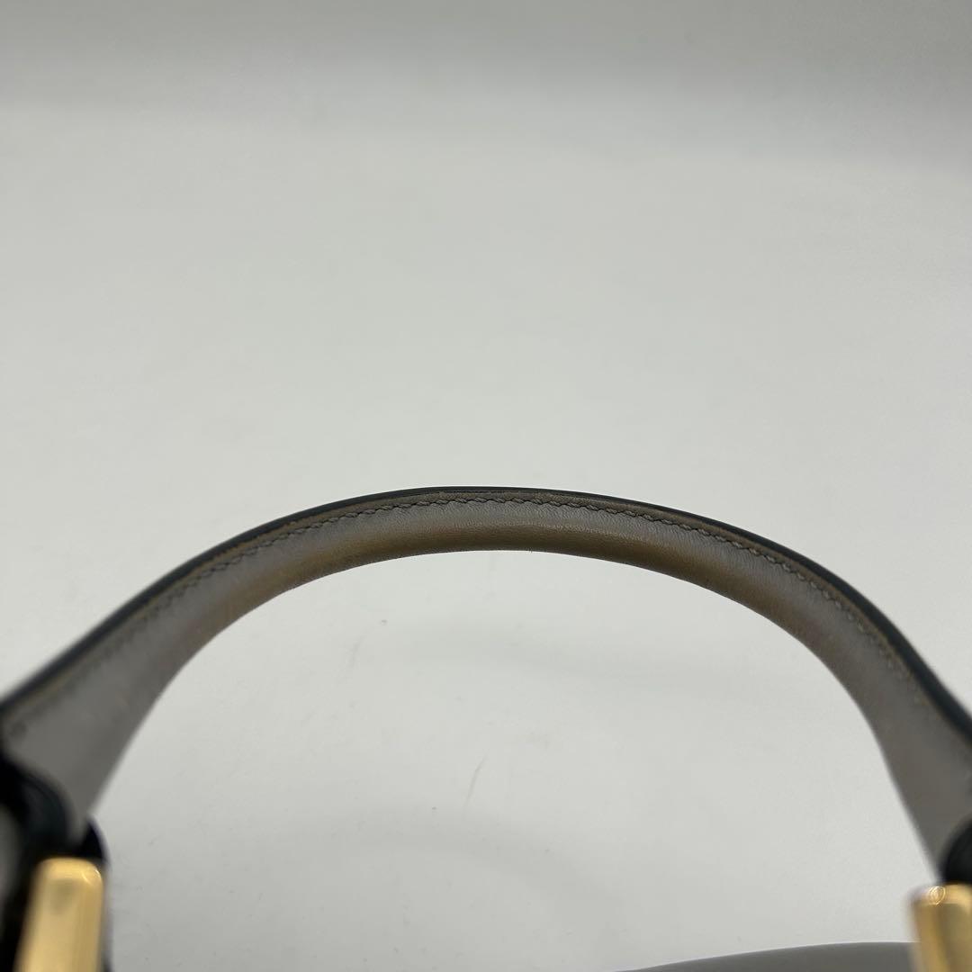 TOD'S　トッズ　ミニショルダーバッグ　2way　レザー　グレー　Dキューブ