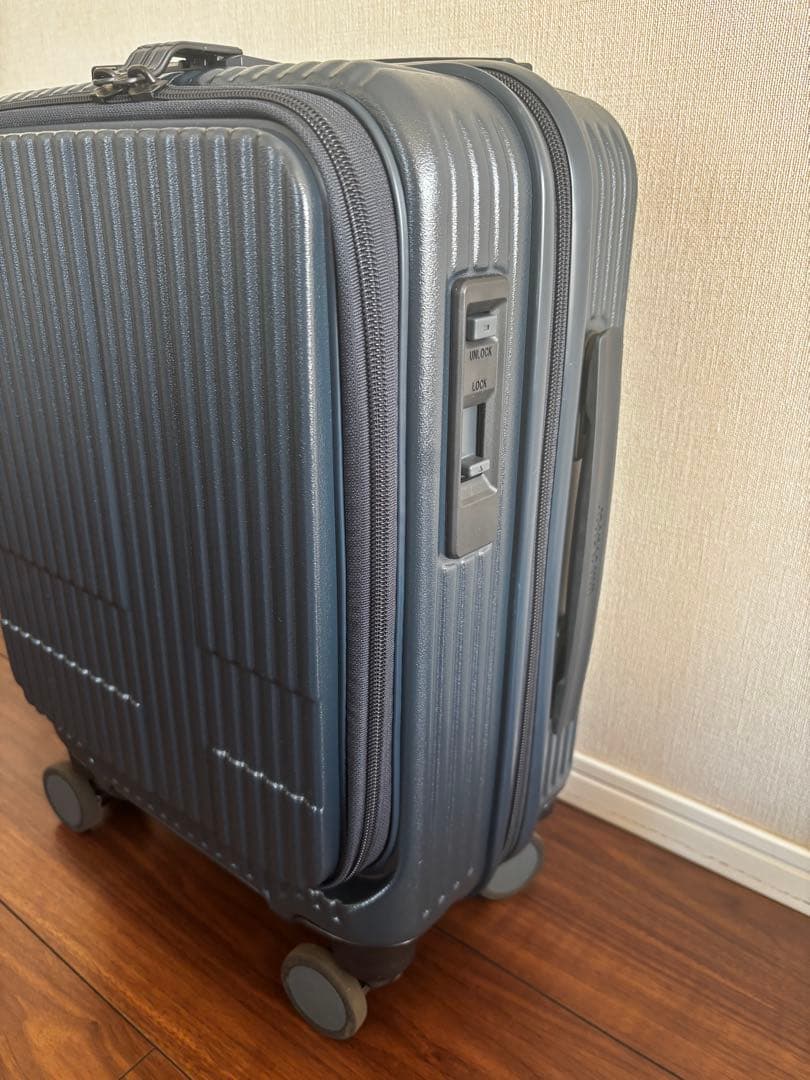 イノベーターINV50 38L小型キャリーケース　スーツケース