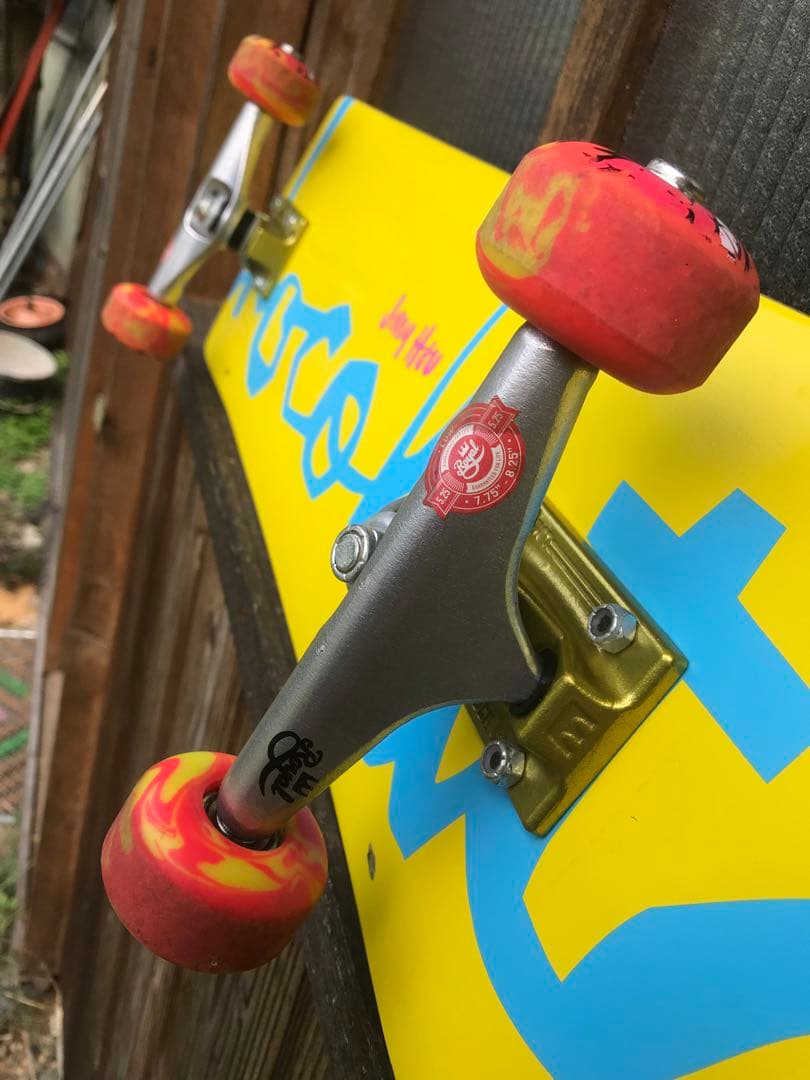 chocolateスケートボード　コンプリートデッキ　チョコレート　ジェリースー