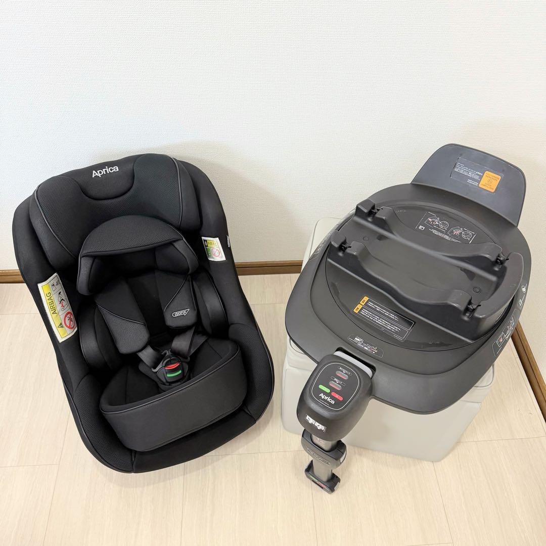 【極美品】アップリカ　チャイルドシート　クルリラビッテエックス　ブラック