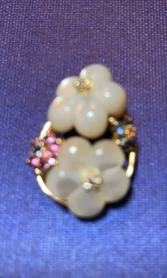 花モチーフ ペンダントトップ