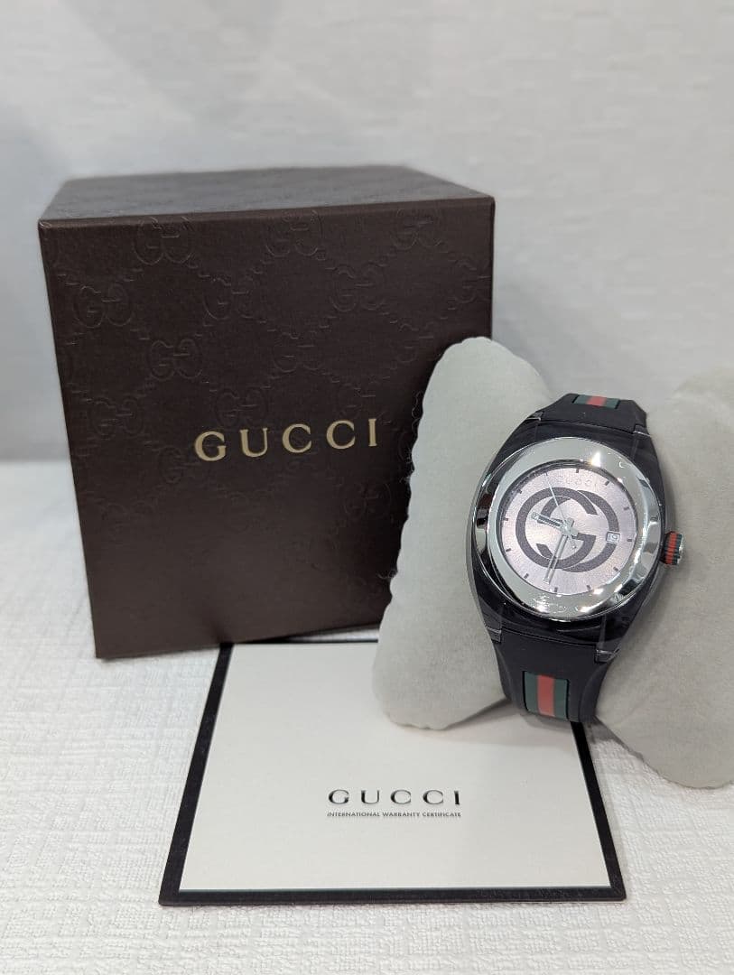 GUCCI SYNC ラバーベルト時計