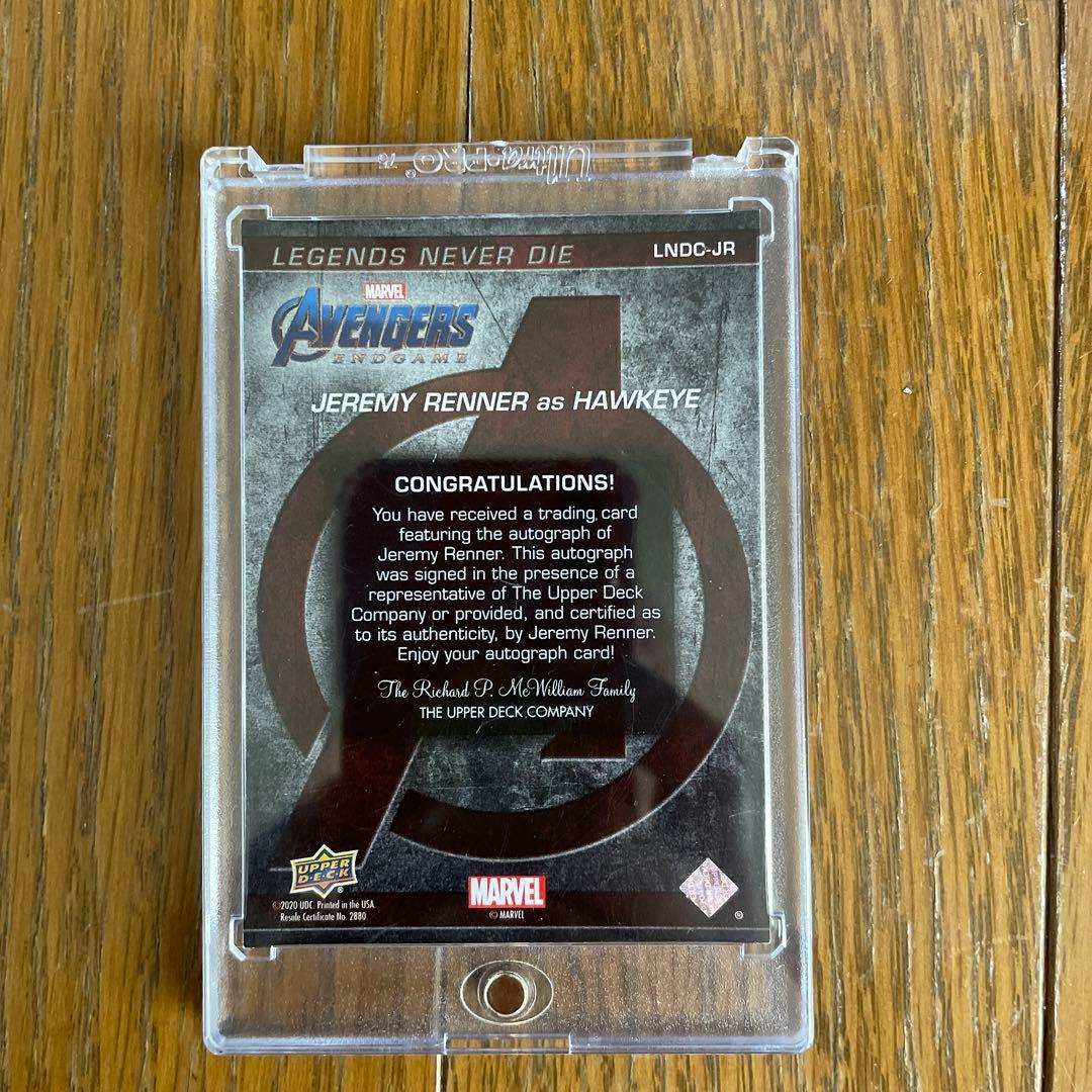 ジェレミーレナー　サイン入りカード