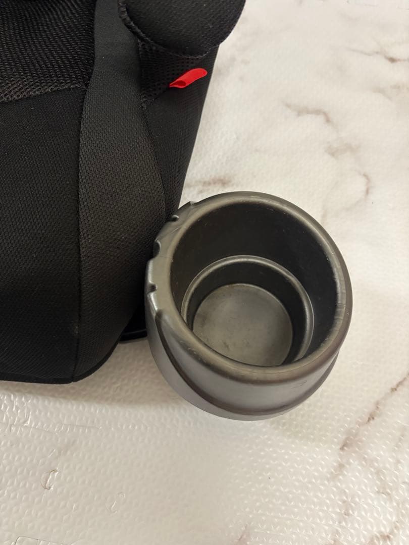 コンビ　ジョイトリップエアスルーGG　黒　ジュニアシート　シートベルト