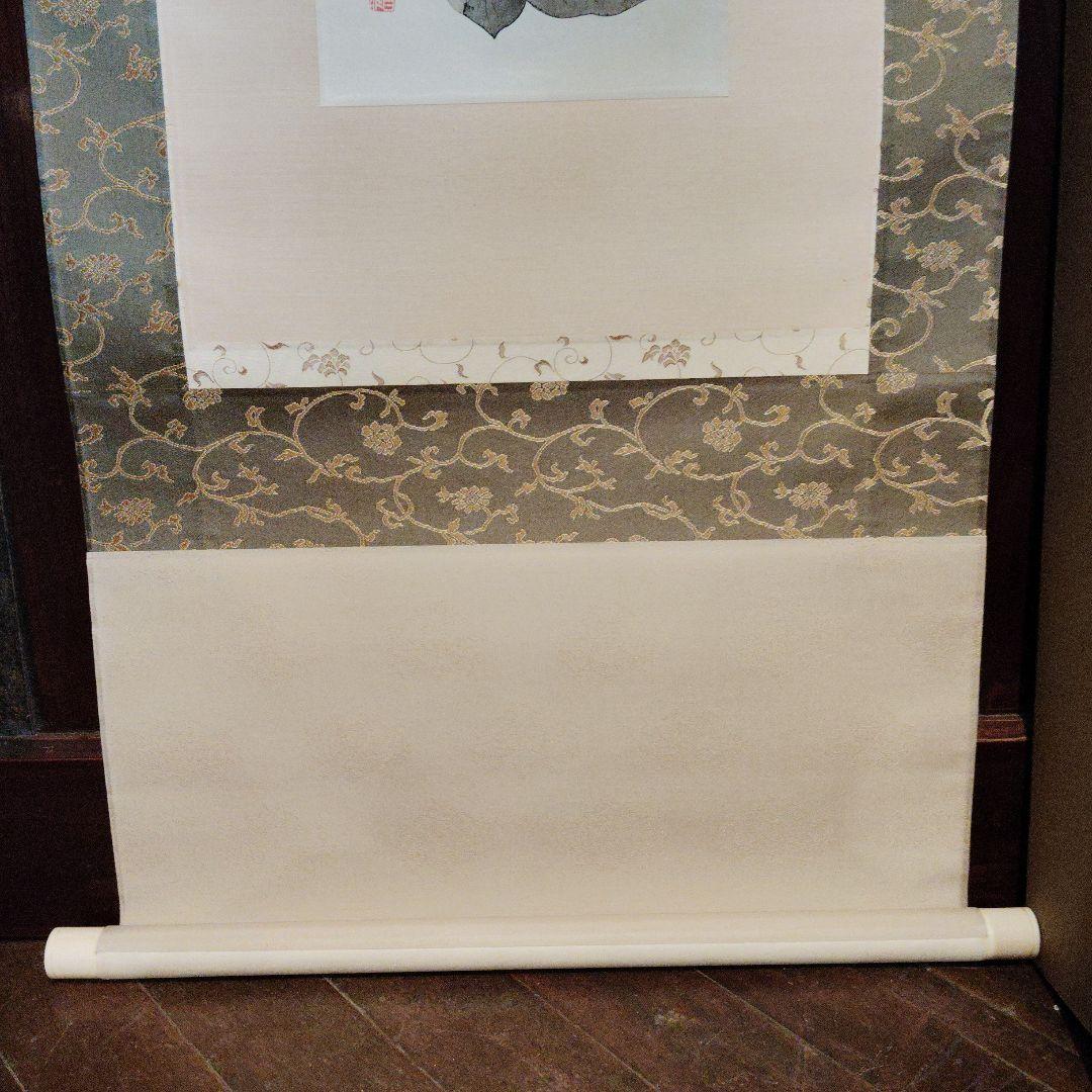 花の絵掛軸 ベージュ 金色装飾