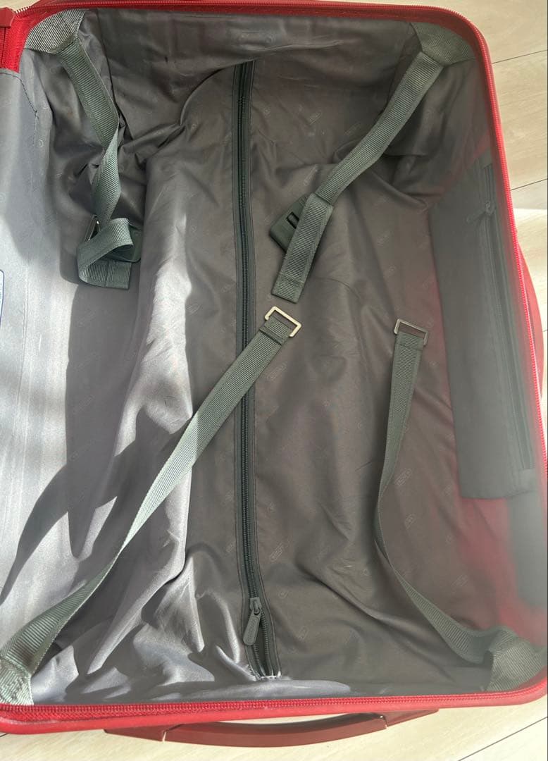 RIMOWA／リモワのSALSA／サルサ、レッドカスタムの35L