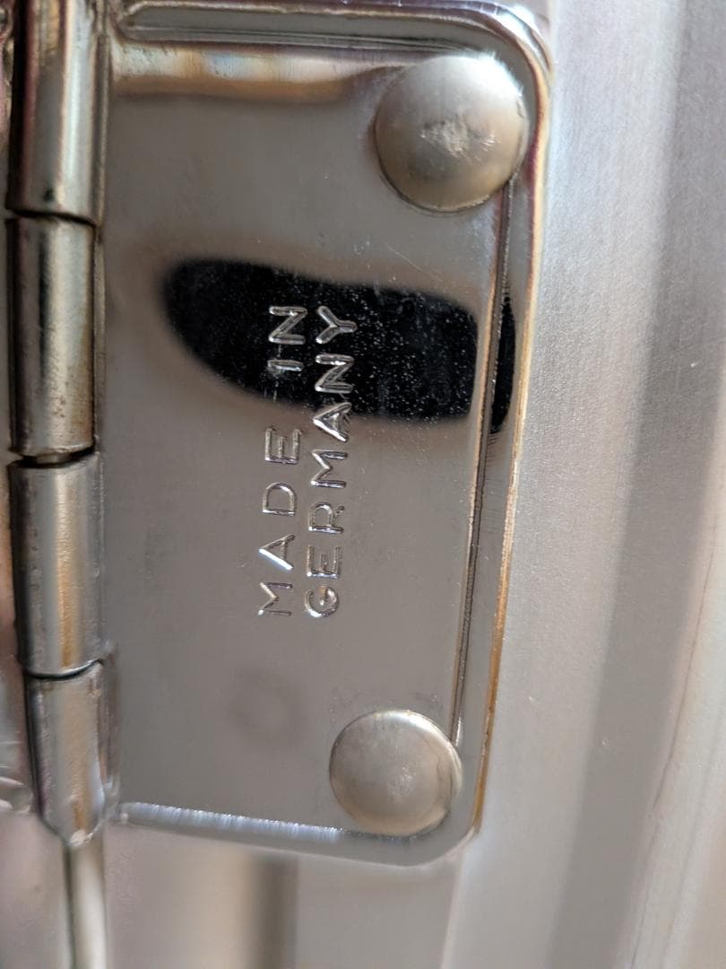 RIMOWA リモワ　ドイツ製　アルミニウム製大型スーツケース　キャリーケース