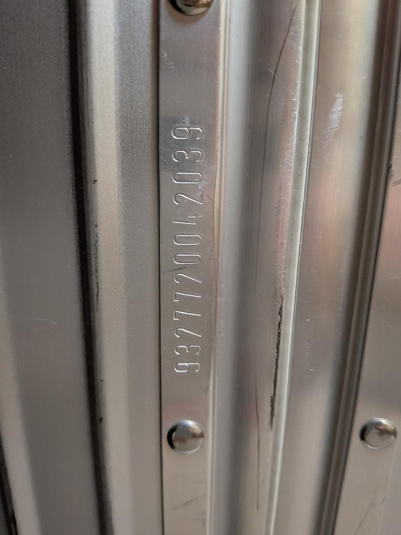 RIMOWA リモワ　ドイツ製　アルミニウム製大型スーツケース　キャリーケース