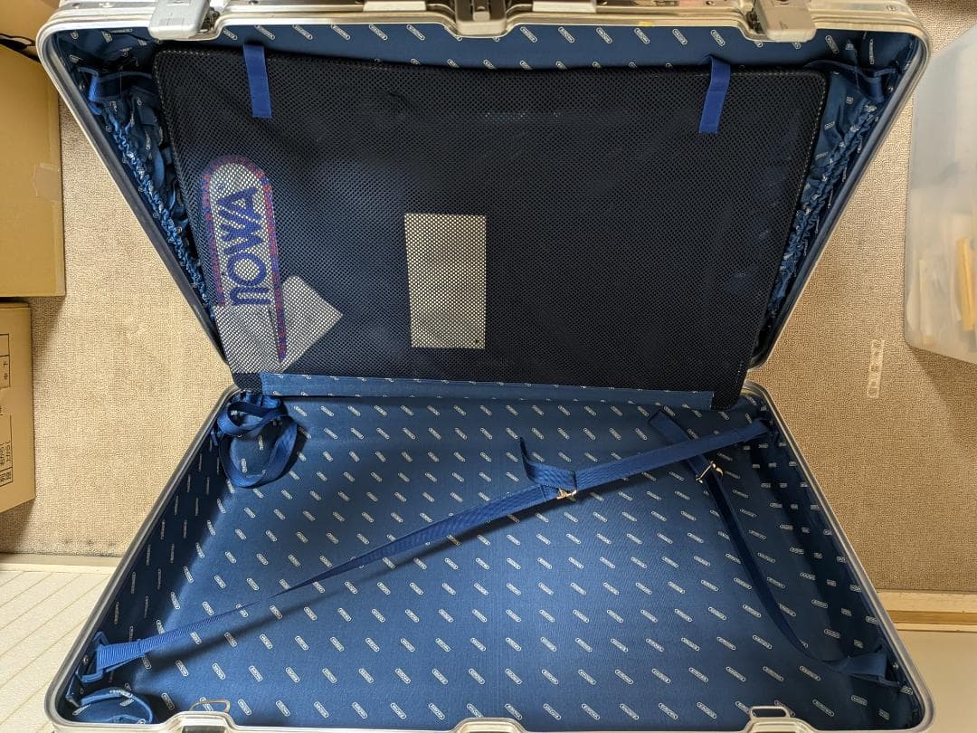 RIMOWA リモワ　ドイツ製　アルミニウム製大型スーツケース　キャリーケース