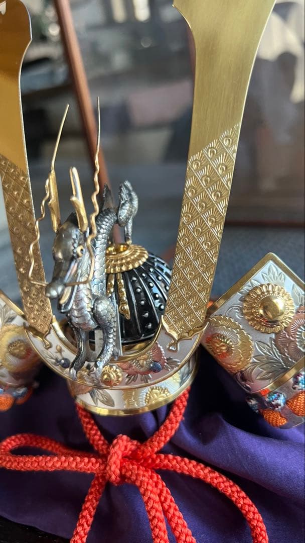 純銀 兜 (剣付) 銀細工 関工芸 武比古 ケース飾り