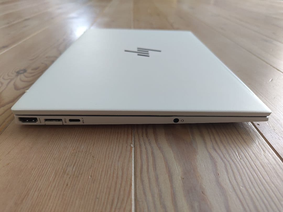 【新品同様】HP Pavilion Aero 13-be2010AU